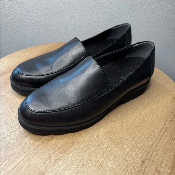 Vionic Kensley Slip-on Loafer - Picture 3 of 10